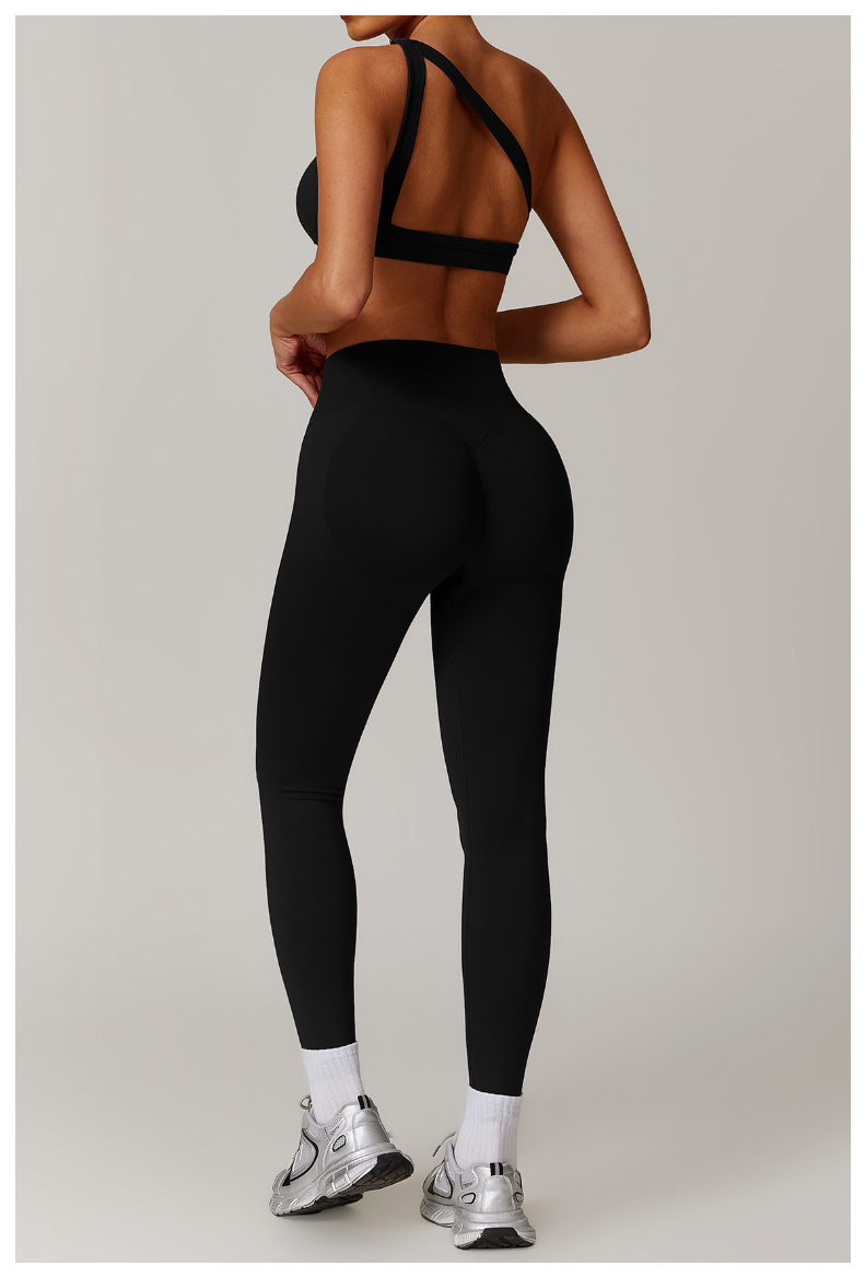 Essential Day-wear Sculpt Seamless Strapped Sports Bra